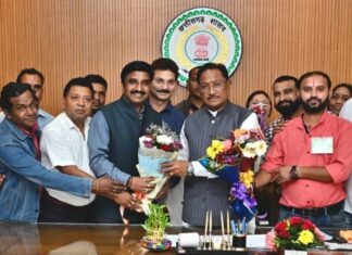 मुख्यमंत्री से छत्तीसगढ़ कर्मचारी अधिकारी फेडरेशन के प्रतिनिधिमंडल ने की मुलाकात