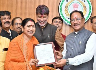 मुख्यमंत्री विष्णु देव साय से नवनिर्वाचित राज्यसभा सदस्य श्रीमती लक्ष्मी वर्मा ने की सौजन्य मुलाकात