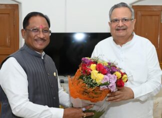 मुख्यमंत्री विष्णु देव साय ने विधानसभा अध्यक्ष डॉ. रमन सिंह से की सौजन्य मुलाकात