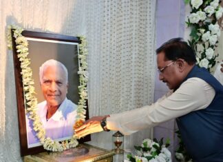 मुख्यमंत्री विष्णुदेव साय ने लोकतंत्र सेनानी स्वर्गीय महावीर प्रसाद जैन को दी श्रद्धांजलि