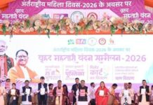 विशेष लेख : महतारी वंदन योजना : आर्थिक संबल से आत्मविश्वास तक, सशक्त हो रही छत्तीसगढ़ की महिलाएं