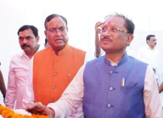 मुख्यमंत्री विष्णुदेव साय ने बड़ादेव की पूजा कर प्रदेशवासियों की सुख-समृद्धि की कामना की