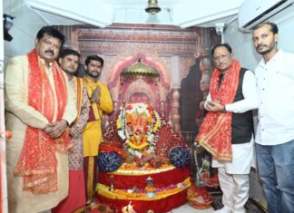 रायपुर : मुख्यमंत्री विष्णुदेव साय ने चंदखुरी में माता कौशल्या एवं भगवान श्रीराम के किए दर्शन: प्रदेश की सुख-समृद्धि की कामना की