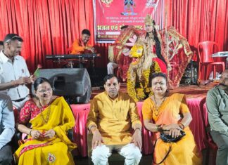 भक्ति के रंग में डूबा वार्ड-17 और ढोढीपारा: नवरात्रि पर बही आस्था की बयार