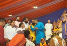 जंगल की पवित्र धरती पर इतिहास: राज्यपाल रामेन डेका की उपस्थिति में 108 निर्धन कन्याओं का विवाह, दिव्य श्री हनुमंत कथा का भव्य समापन