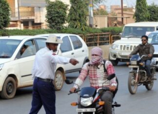 रायपुर में ट्रैफिक का ‘डबल गेम’? आम जनता पर सख्ती, माननीयों को राहत, ड्रंक एंड ड्राइव में भी ‘शॉर्टकट’ कार्रवाई के आरोप