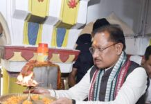 मुख्यमंत्री ने रायगढ़ के राजापारा स्थित भगवान जगन्नाथ मंदिर में की पूजा-अर्चना
