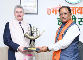 मुख्यमंत्री विष्णु देव साय से आस्ट्रेलिया के महावाणिज्य दूत बर्नार्ड लिंच ने की सौजन्य मुलाकात