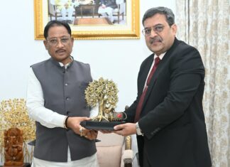 रायपुर : मुख्यमंत्री विष्णु देव साय से आईओसीएल के मुख्य महाप्रबंधक ने की सौजन्य मुलाकात