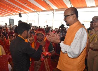 सामूहिक विवाह कार्यक्रम में शामिल हुए राज्यपाल