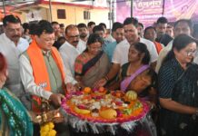 उद्योग मंत्री लखनलाल देवांगन के जन्मदिन पर बधाई देने कार्यकर्ताओं एवं आम नागरिकों का उमड़ा हुजूम, जगह-जगह अभिनंदन एवं स्वागत