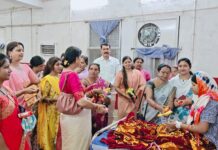 मातृ दिवस पर सेवा का संकल्प : जिला अस्पताल में भाजपा महिला मोर्चा ने बांटे फल, मरीजों के चेहरों पर आई मुस्कान