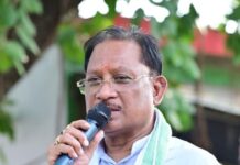 ’मुख्यमंत्री विष्णु देव साय ने बरगद के पेड़ के नीचे लगाई चौपाल, सुनी ग्रामीणों की समस्याएं’