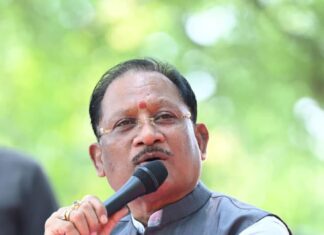 सुशासन तिहार में मुख्यमंत्री विष्णुदेव साय पहुंचे बीजापुर के सुदूर गांव कोण्डापल्ली : चौपाल में सुनीं ग्रामीणों की समस्याएं