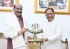 लोकसभा अध्यक्ष ओम बिरला ने मुख्यमंत्री विष्णु देव साय से की सौजन्य भेंट