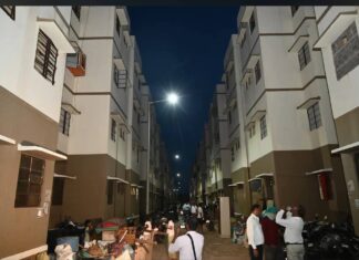 नकटी में शासकीय भूमि से अतिक्रमण हटाने से पहले सरकार ने प्रभावित परिवारों को दिया पक्का आवास
