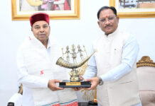 मुख्यमंत्री विष्णुदेव साय से कर्नाटक के राज्यपाल थावरचंद गहलोत ने की सौजन्य भेंट