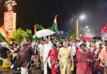 राष्ट्रीय गीत के अपमान के विरोध में भाजपा का जोरदार प्रदर्शन, कांग्रेस कार्यालय के सामने गूंजा वंदे मातरम्