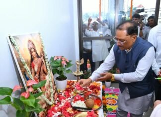 बनोरा अघोर गुरु पीठ पहुंचे मुख्यमंत्री विष्णुदेव साय