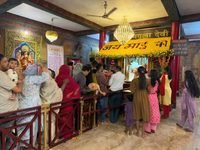 शारदीय नवरात्रि: मां सर्वमंगला मंदिर में महासप्तमी पर उमड़ी भक्तों की भीड़, 12 हजार ज्योति कलश से जगमगा रहा माँ का दरबार