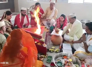 महाअष्टमी पर गुजराती समाज भवन में हुआ हवन-पूजन